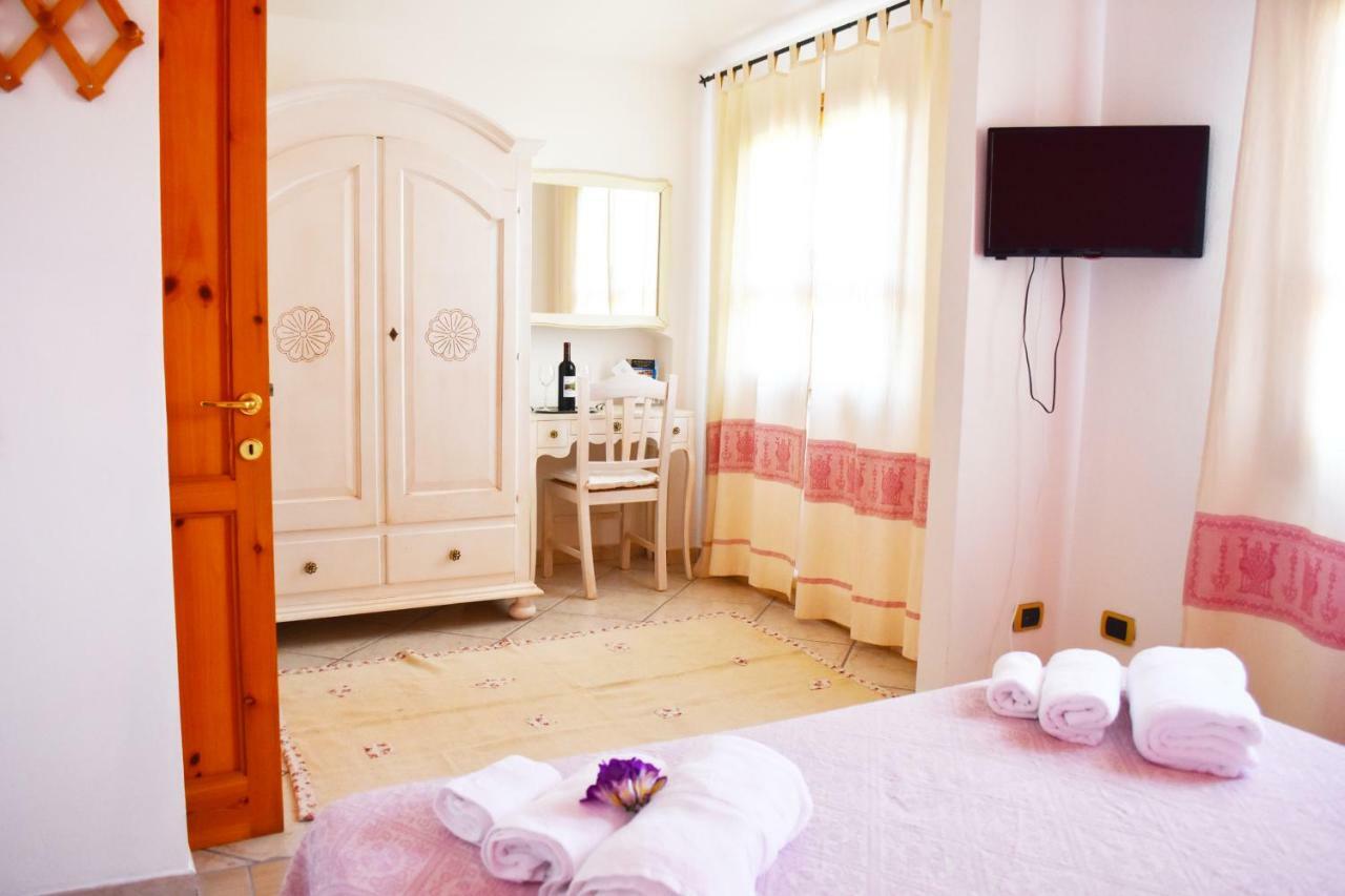 Casa Vacanza Porto Frailis già Porto Frailis B&B Àrbatax Exterior foto